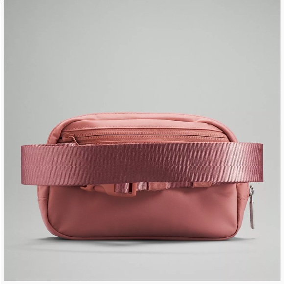 Lululemon Everywhere Belt Bag NWT - Picture 6 of 10